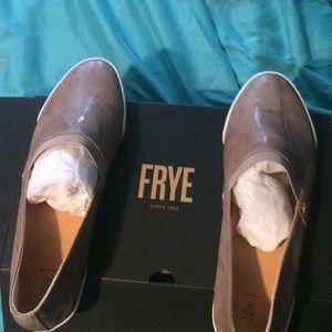 Frye Melanie slip on leather gray womens  8.5 new